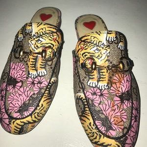 Gucci slippers